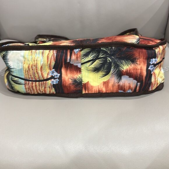 LeSportsac Island print classic shoulder bag - Picture 3 of 4